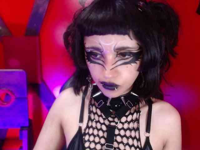 bathoryariax Live Webcam on BongaCams