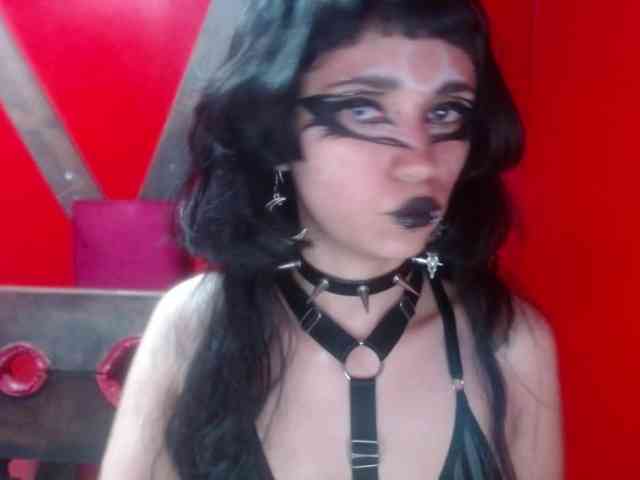 online cam2cam Bathoryariax