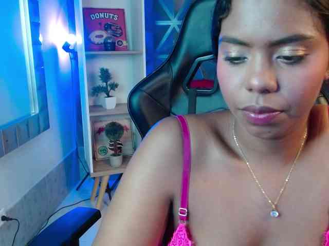 maite-ebony webcam