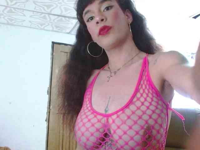 kim-and-boyfrien... Live Webcam on BongaCams