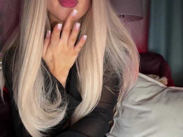 PinkFoxya's BongaCams show and profile