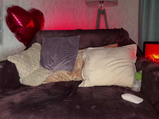 PinkFoxya's BongaCams show and profile