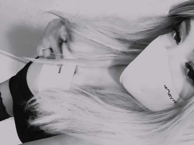 PinkFoxya's BongaCams show and profile