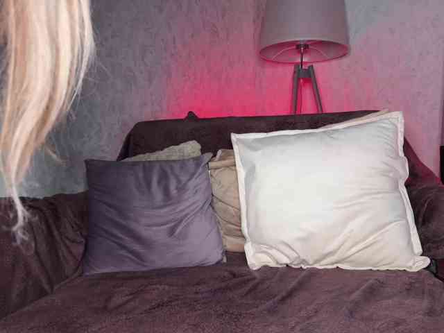 PinkFoxya Live Webcam on BongaCams