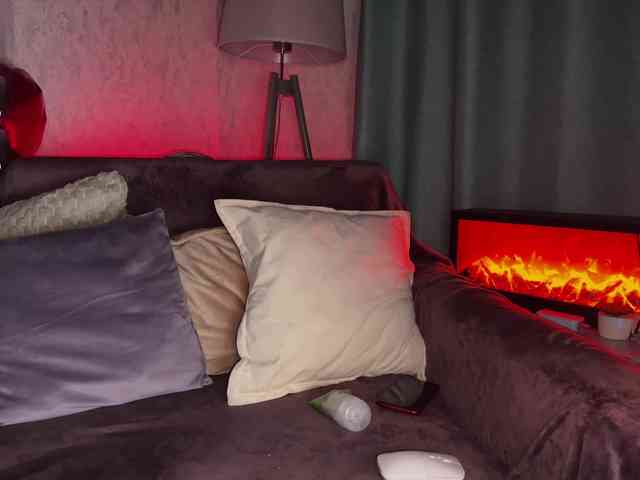 PinkFoxya Live Webcam on BongaCams