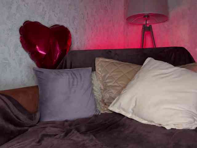 PinkFoxya Live Webcam on BongaCams