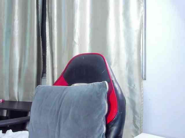 Yoursweethanna webcam