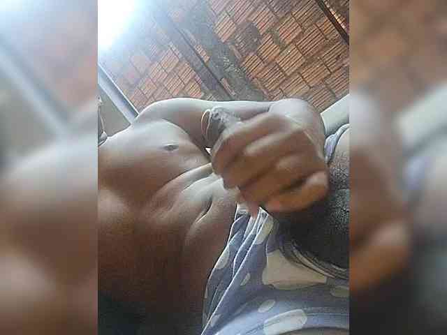 EddyRomanoa Live Webcam on BongaCams
