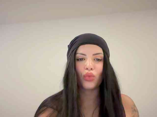 Модель: Colombianahorny