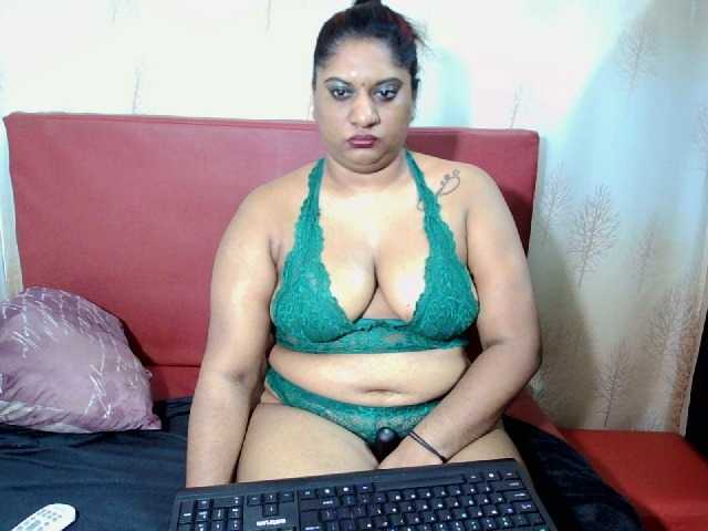 IndianChantal webcam