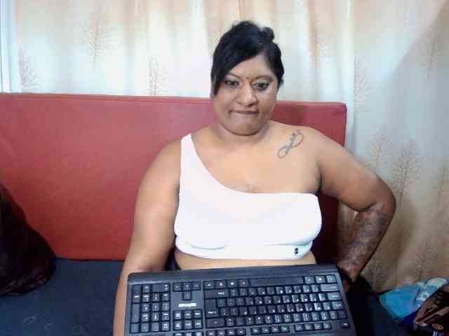 IndianChantal webcam