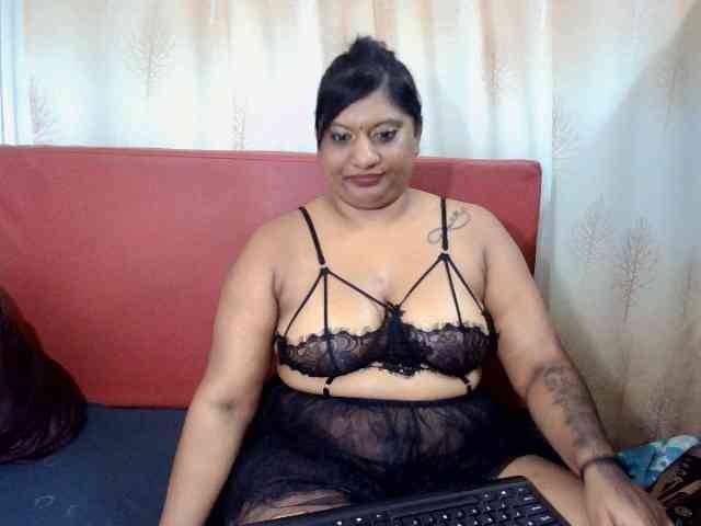 IndianChantal webcam