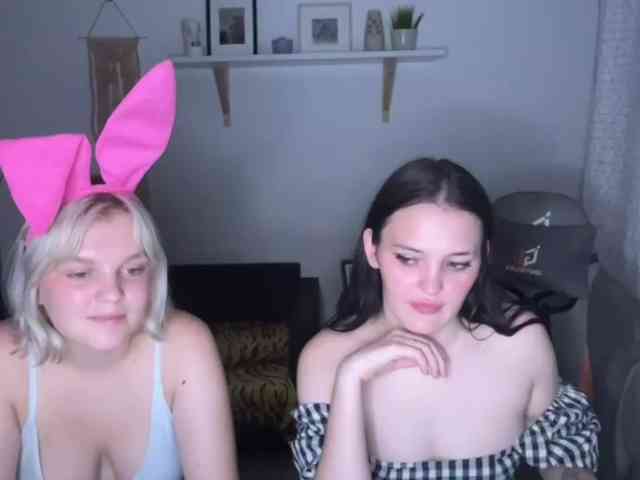 Love2loveKiss webcam