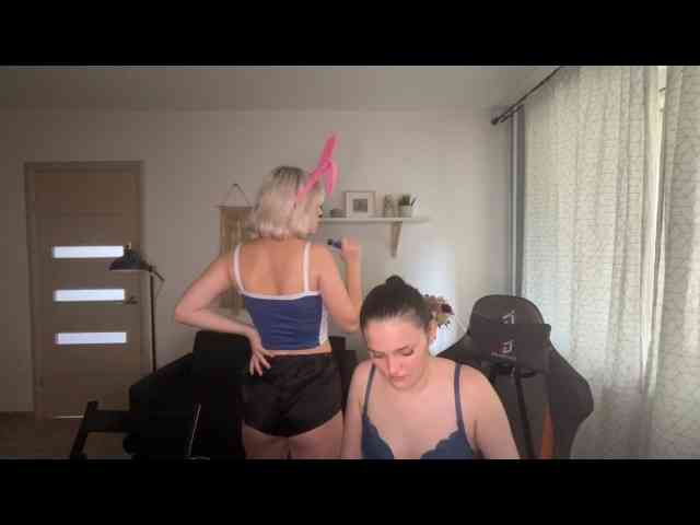 Love2loveKiss webcam