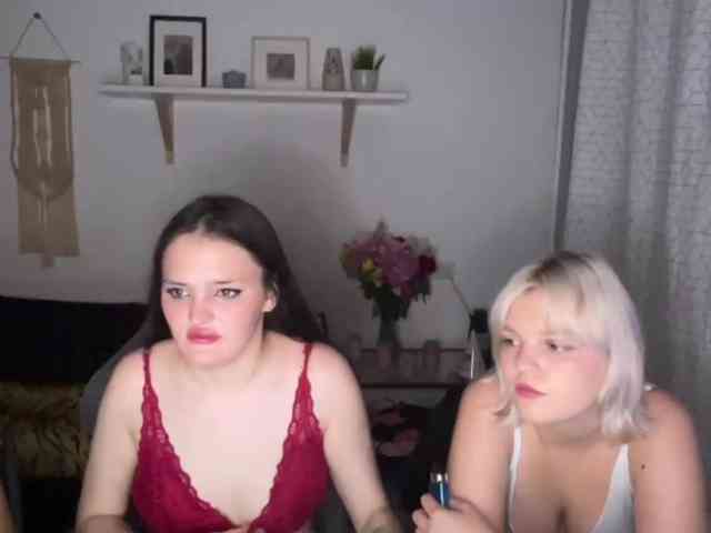 Love2loveKiss webcam