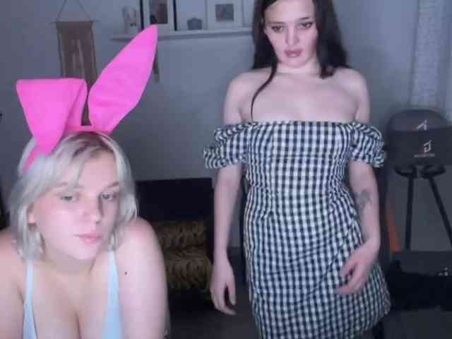 Love2loveKiss webcam
