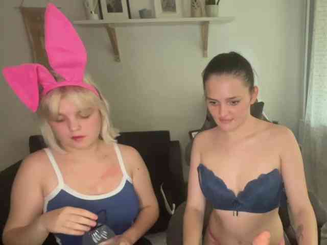 Love2loveKiss webcam
