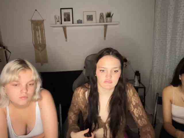Love2loveKiss webcam