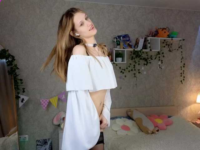 AnnyiBlue's BongaCams show and profile