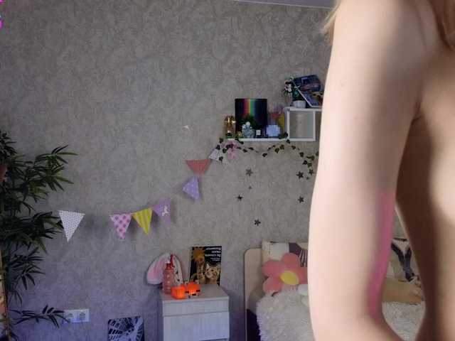 AnnyiBlue's BongaCams show and profile