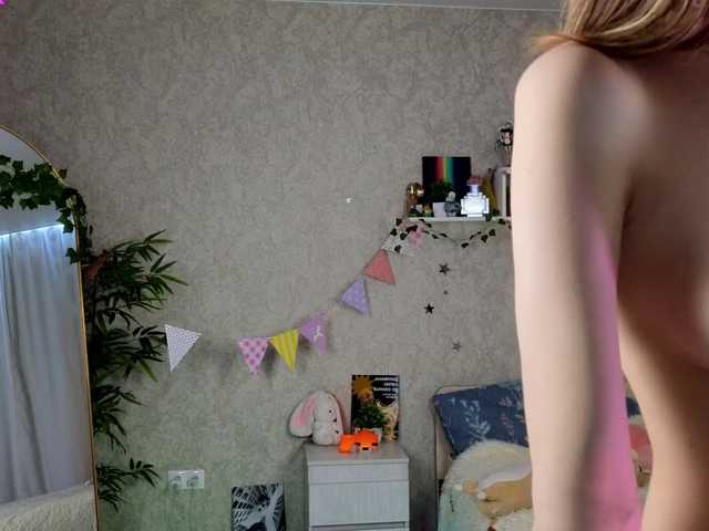 AnnyiBlue's BongaCams show and profile