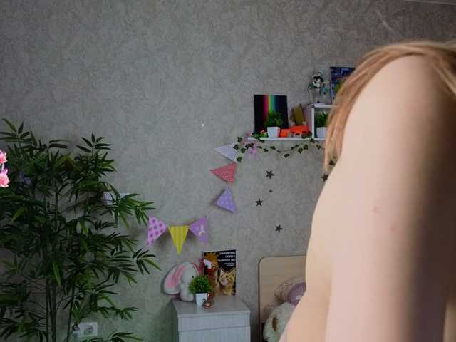 AnnyiBlue's BongaCams show and profile