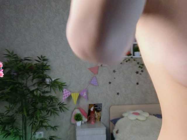 AnnyiBlue's BongaCams show and profile