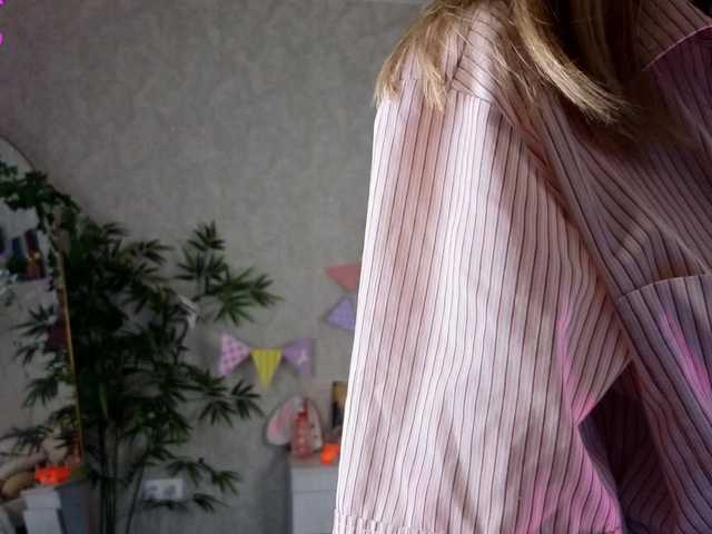 AnnyiBlue's BongaCams show and profile