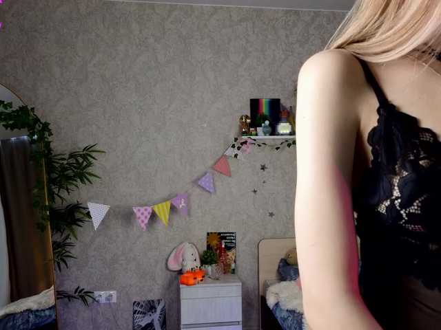 AnnyiBlue's BongaCams show and profile