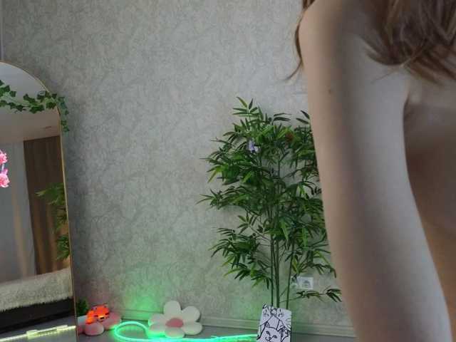 AnnyiBlue's BongaCams show and profile