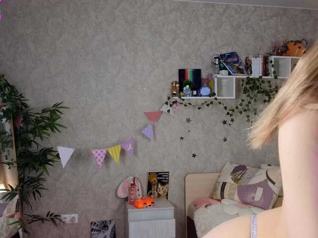 AnnyiBlue's BongaCams show and profile