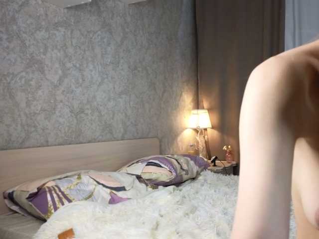 AnnyiBlue's BongaCams show and profile