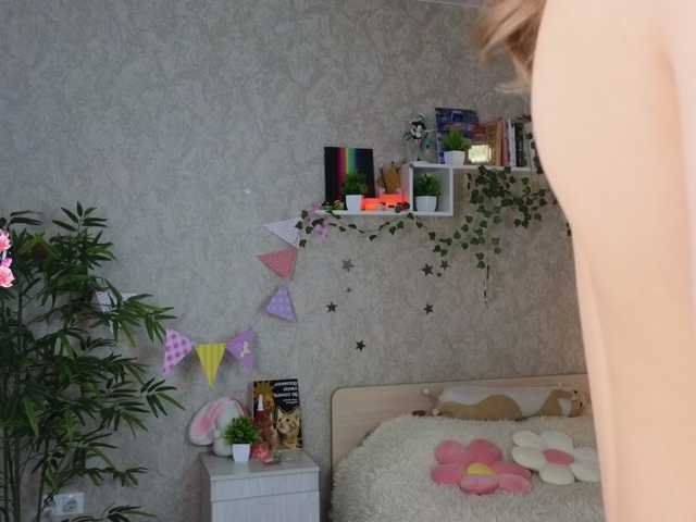 AnnyiBlue's BongaCams show and profile