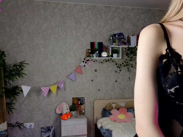 AnnyiBlue's BongaCams show and profile