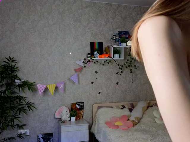 AnnyiBlue's BongaCams show and profile