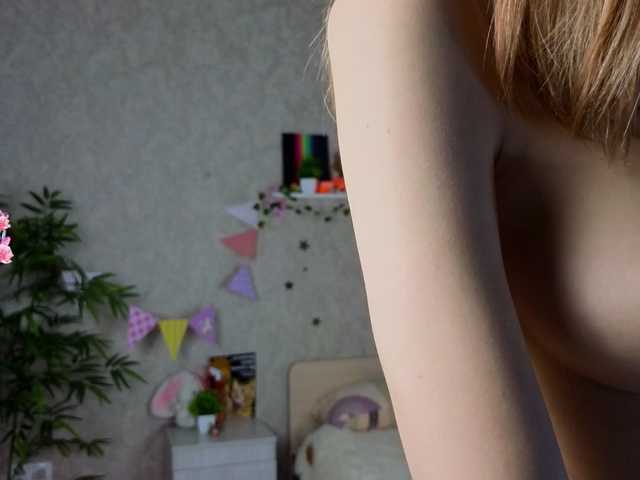 AnnyiBlue's BongaCams show and profile