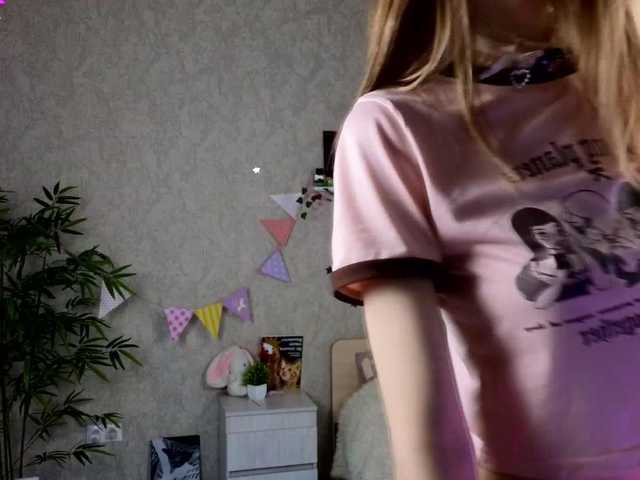 AnnyiBlue's BongaCams show and profile