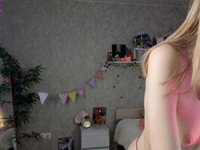 AnnyiBlue's BongaCams show and profile