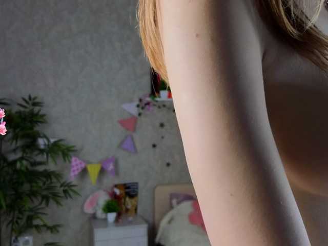 AnnyiBlue's BongaCams show and profile