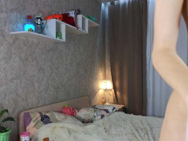 AnnyiBlue's BongaCams show and profile