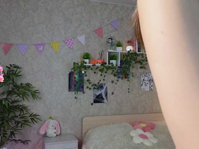 AnnyiBlue's BongaCams show and profile