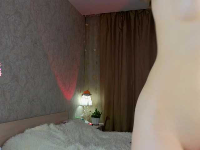 AnnyiBlue's BongaCams show and profile