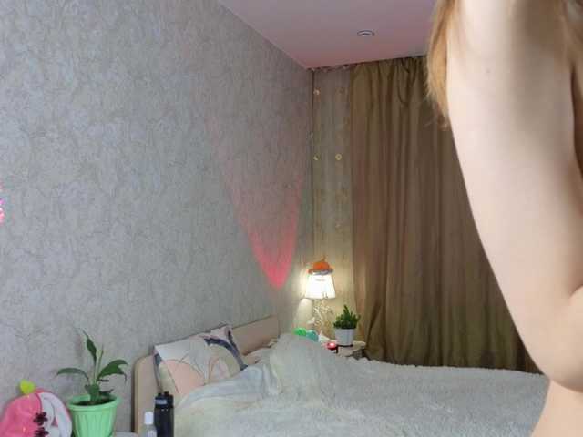 AnnyiBlue's BongaCams show and profile