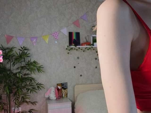 AnnyiBlue's BongaCams show and profile