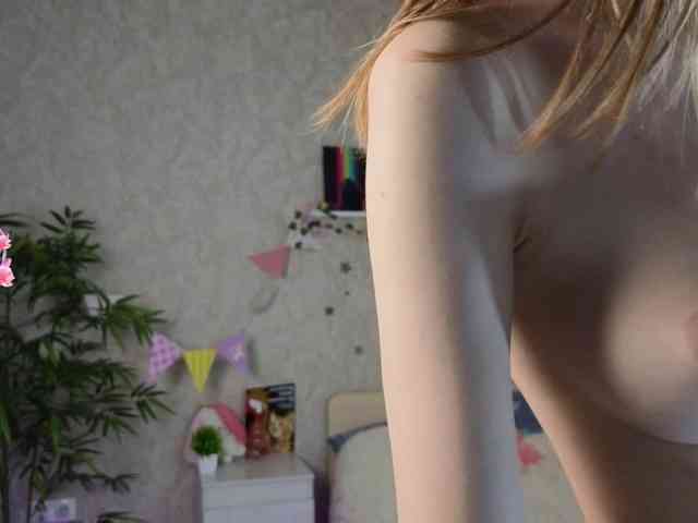 AnnyiBlue webcam