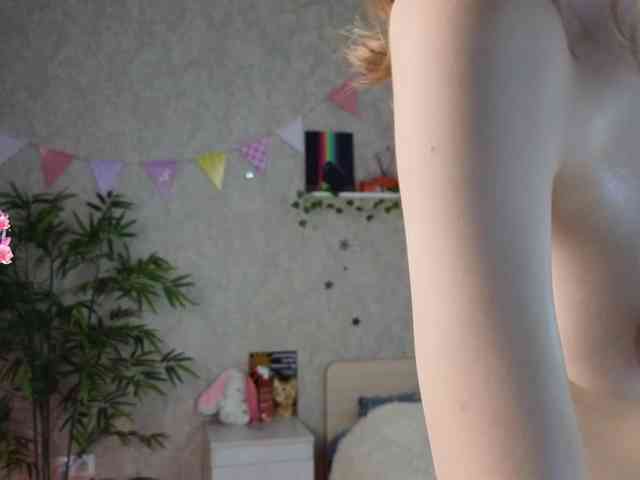 AnnyiBlue webcam