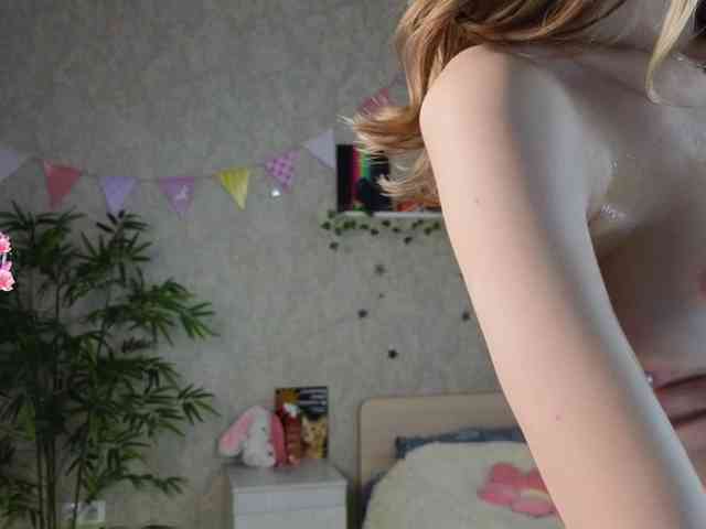 AnnyiBlue webcam