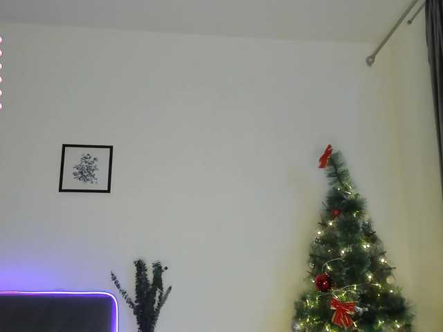 elliediaz's BongaCams show and profile