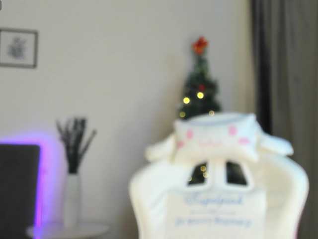 elliediaz's BongaCams show and profile