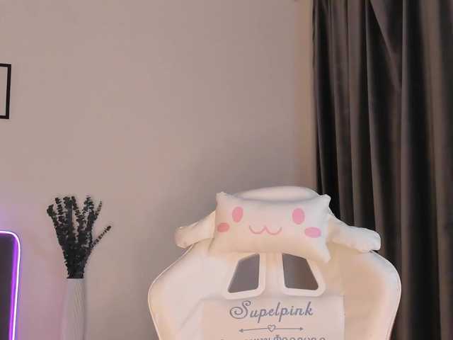 elliediaz's BongaCams show and profile